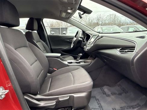 Used 2016 Chevrolet Malibu LT image 10