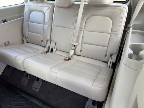 Used 2018 Lincoln Navigator Reserve w/ Technology Package image 29