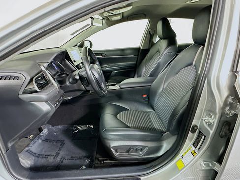 Used 2021 Toyota Camry SE image 12