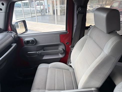 Used 2007 Jeep Wrangler Sahara w/ Dual Top Group image 23