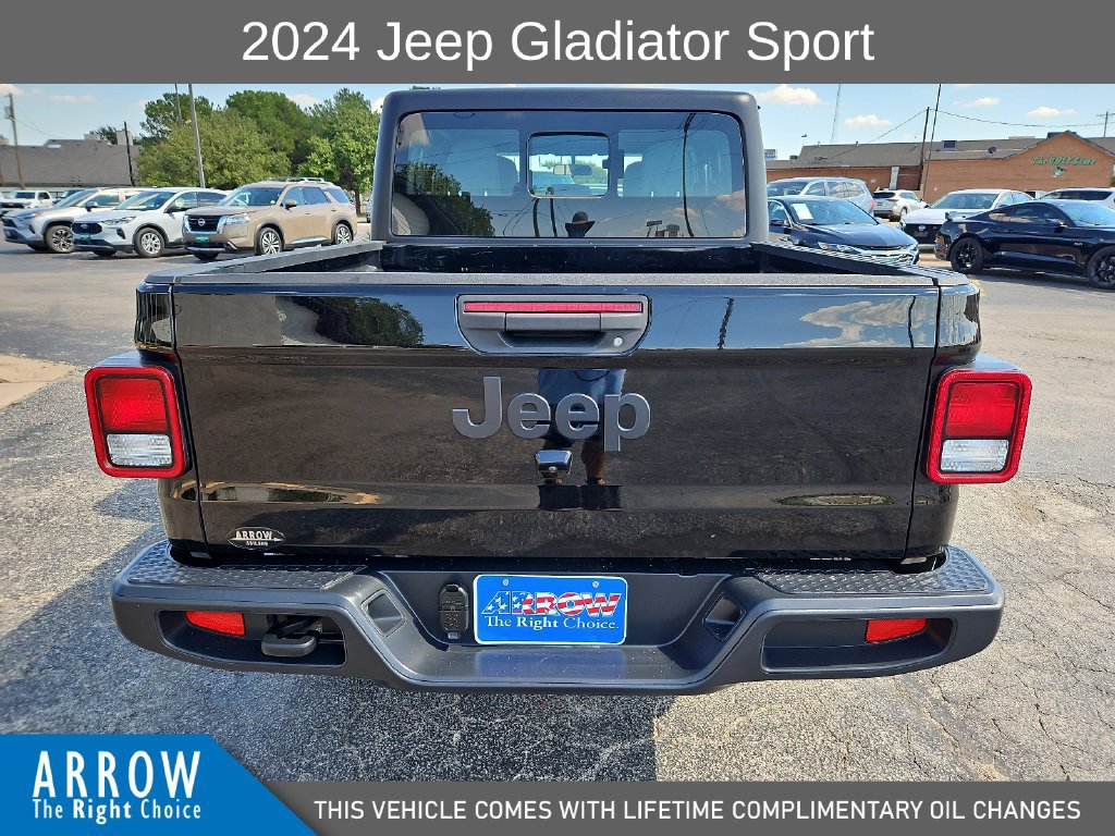 Used 2024 Jeep Gladiator Sport AWD/4WD image 11