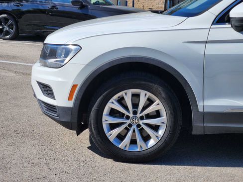 Used 2018 Volkswagen Tiguan SE w/ Panoramic Sunroof Package FWD image 8