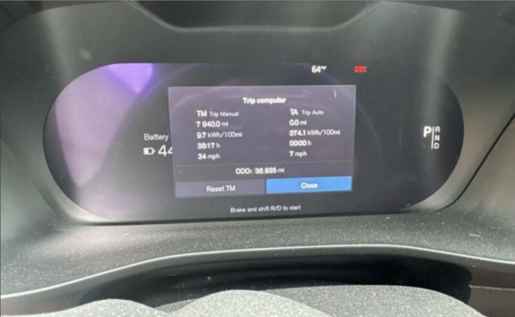 Used 2023 Volvo XC40 Recharge Ultimate w/ Protection Package Premier AWD/4WD image 3