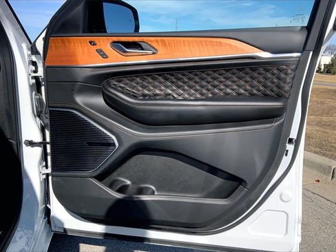 Used 2023 Jeep Grand Cherokee L Summit image 24