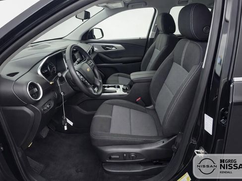 Used 2025 Chevrolet Blazer LT FWD image 7