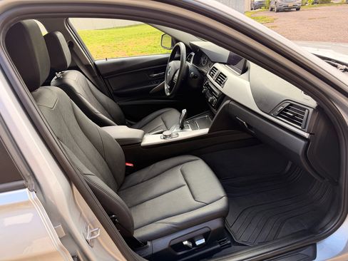 Used 2018 BMW 320i xDrive Sedan image 33