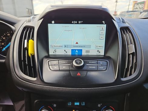 Used 2018 Ford Escape SE w/ SE Sport Appearance Package FWD image 19