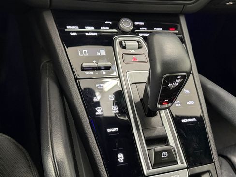 Certified 2023 Porsche Cayenne AWD/4WD image 17