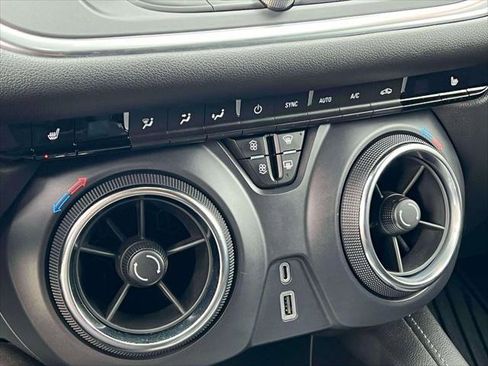 Used 2020 Chevrolet Blazer LT image 31