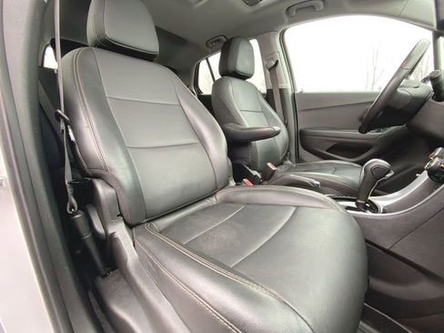 Used 2020 Chevrolet Trax Premier w/ LPO, Cargo Package image 27