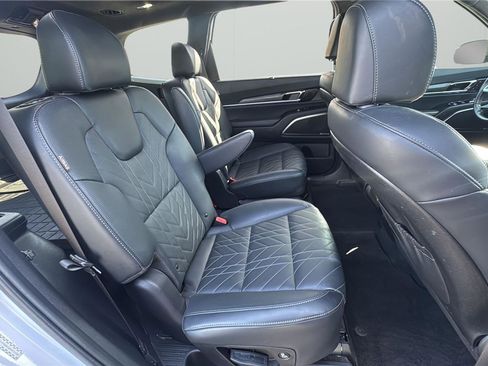 Used 2024 Kia Telluride AWD image 13