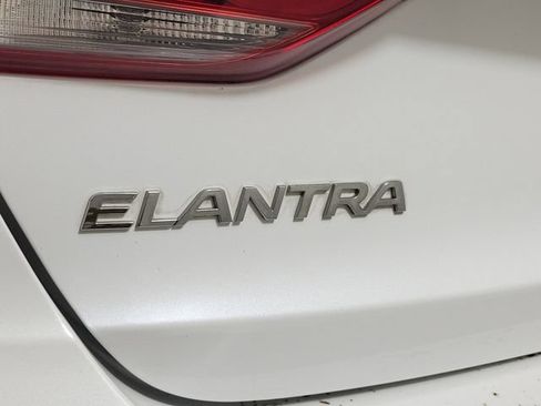 Used 2017 Hyundai Elantra Limited w/ Limited Ultimate Package 05 FWD image 9