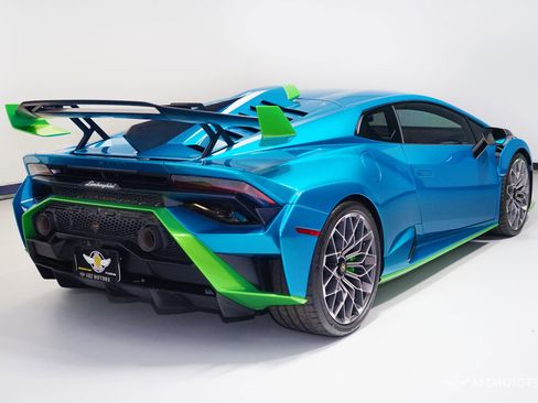 Used 2022 Lamborghini Huracan STO image 6
