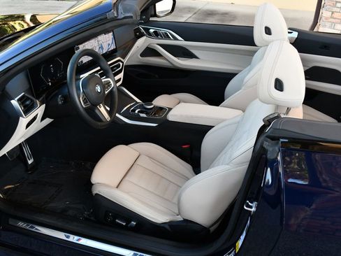 Used 2024 BMW M440i Convertible w/ Premium Package image 54