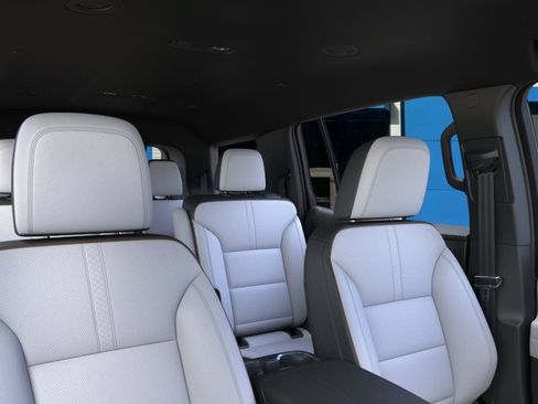 New 2026 Chevrolet Traverse High Country w/ LPO, Floor Liner Package FWD image 26