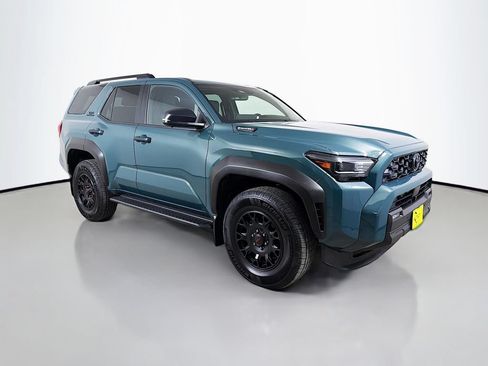 Used 2025 Toyota 4Runner TRD Off-Road Premium AWD/4WD image 4