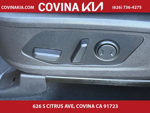 Used 2022 Kia Sorento EX w/ Panoramic Sunroof Package image 15