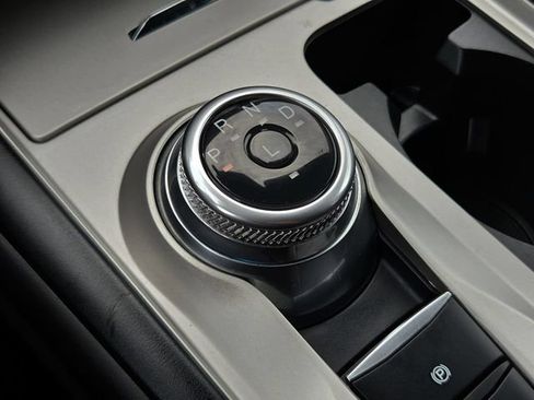 Used 2024 Ford Explorer XLT RWD image 19