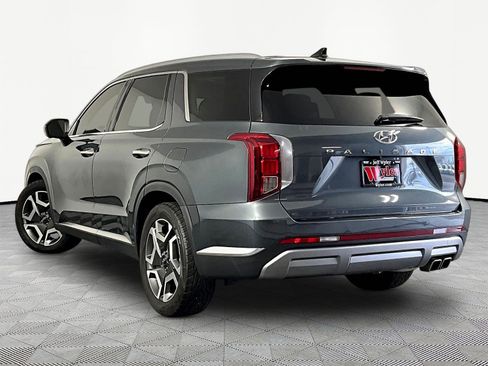 Used 2023 Hyundai Palisade Limited FWD image 4