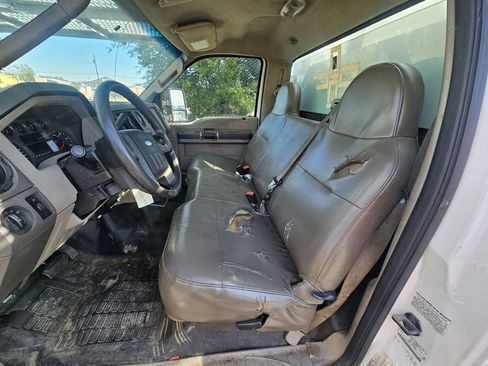Used 2008 Ford F550 2WD Regular Cab Super Duty image 10