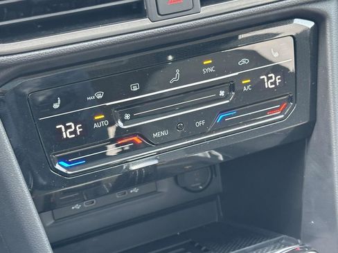 New 2025 Volkswagen Taos SE AWD/4WD image 22