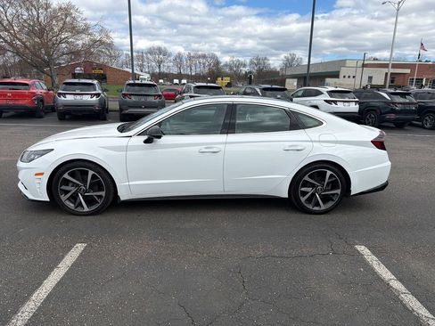 Used 2023 Hyundai Sonata SEL Plus FWD image 2