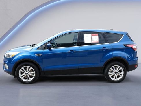 Used 2017 Ford Escape SE FWD image 3