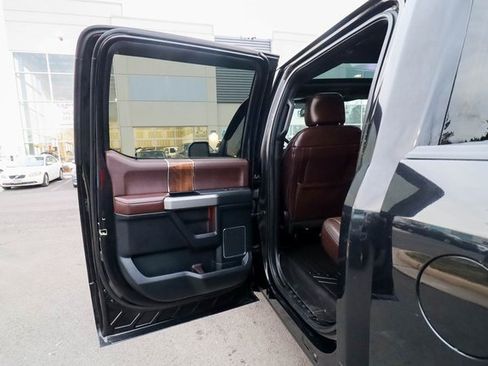 Used 2015 Ford F150 Platinum w/ Technology Package image 42