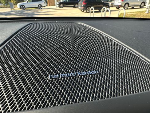 Used 2023 Volvo XC60 T8 Ultimate image 21