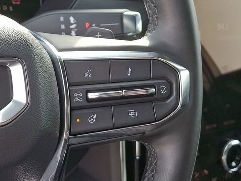 Used 2025 GMC Acadia Elevation image 27