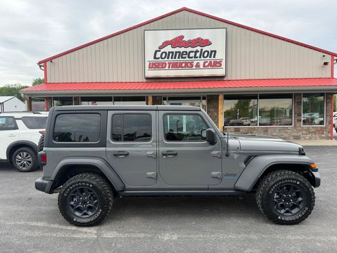 Used 2023 Jeep Wrangler Unlimited w/ Cold Weather Group AWD/4WD image 5