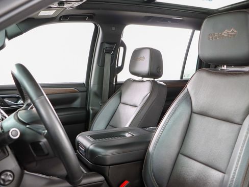 Used 2023 Chevrolet Suburban High Country image 28