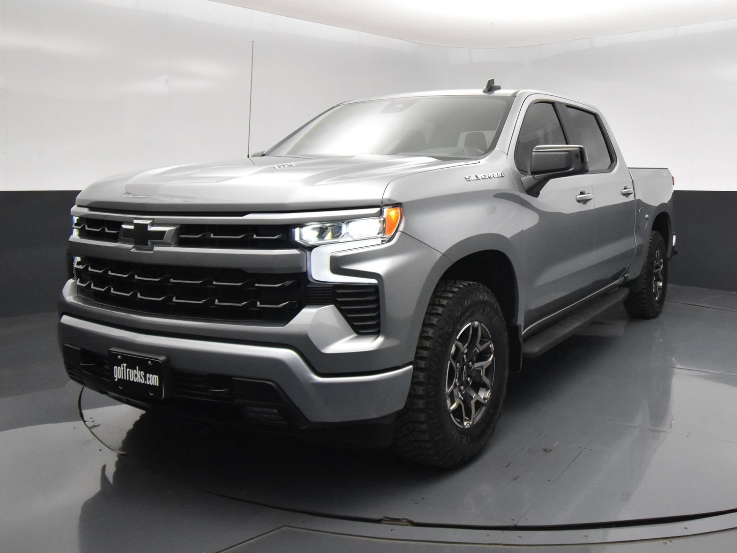 Used 2025 Chevrolet Silverado 1500 RST w/ Convenience Package II AWD/4WD image 2