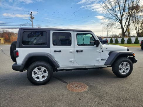 Used 2022 Jeep Wrangler Unlimited Sport image 16