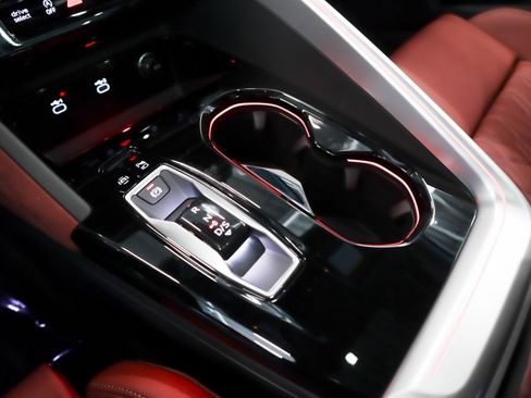 New 2025 Audi SQ5 Prestige image 22