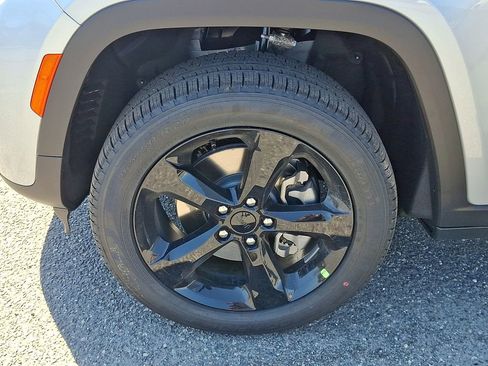 New 2026 Jeep Grand Cherokee L Limited AWD/4WD image 19