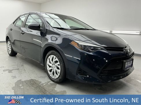 Used 2018 Toyota Corolla LE image 3