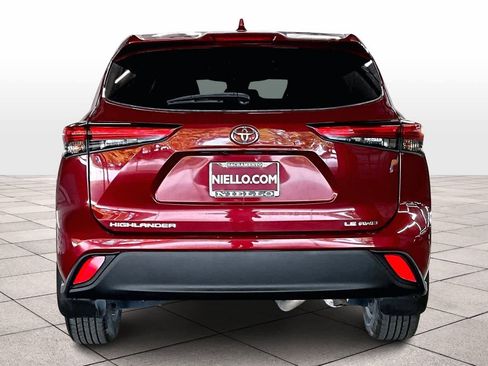 Used 2021 Toyota Highlander LE image 7