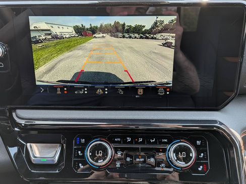 New 2026 GMC Sierra 2500 AT4 w/ AT4 Premium Plus Package AWD/4WD image 18