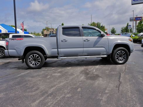 Used 2020 Toyota Tacoma TRD Sport AWD/4WD image 8