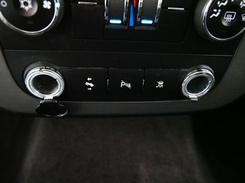 Used 2009 Chevrolet Avalanche LS w/ Convenience Package #1 AWD/4WD image 29
