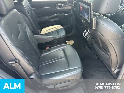 Used 2023 Kia Sorento SX AWD/4WD image 17