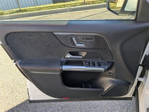 Used 2022 Mercedes-Benz GLA 35 AMG 4MATIC image 27