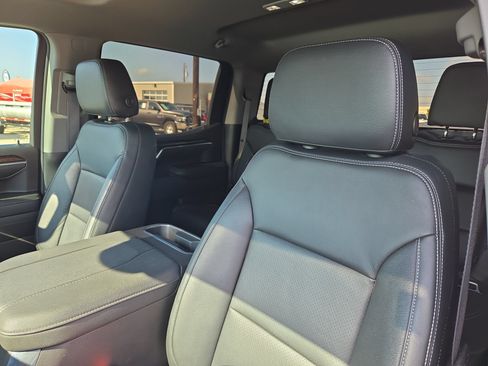 Used 2025 GMC Sierra 1500 Elevation w/ X31 Off-Road Package AWD/4WD image 9