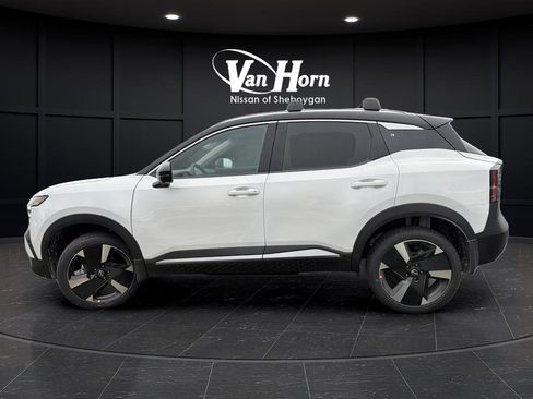 New 2026 Nissan Kicks SR w/ Cold Weather Package FWD image 10