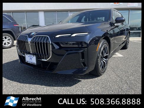 Used 2025 BMW 740i xDrive image 1