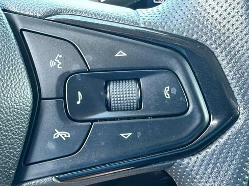 Used 2024 Chevrolet Trax LT FWD image 19