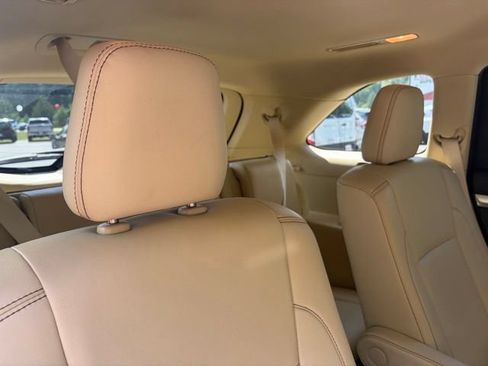 Used 2019 Toyota Highlander XLE AWD/4WD image 25