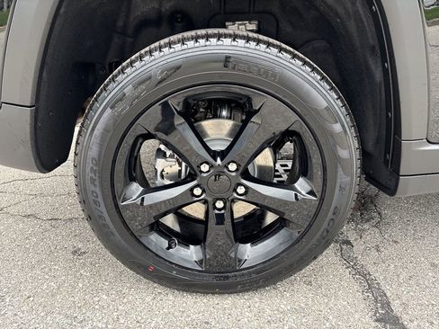 New 2026 Jeep Grand Cherokee Limited AWD/4WD image 12