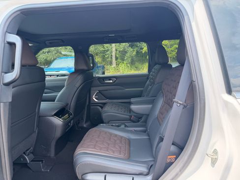 Certified 2026 Nissan Armada Platinum RWD image 7